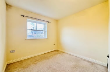 Elm Avenue, Beeston, Nottingham - Image 2